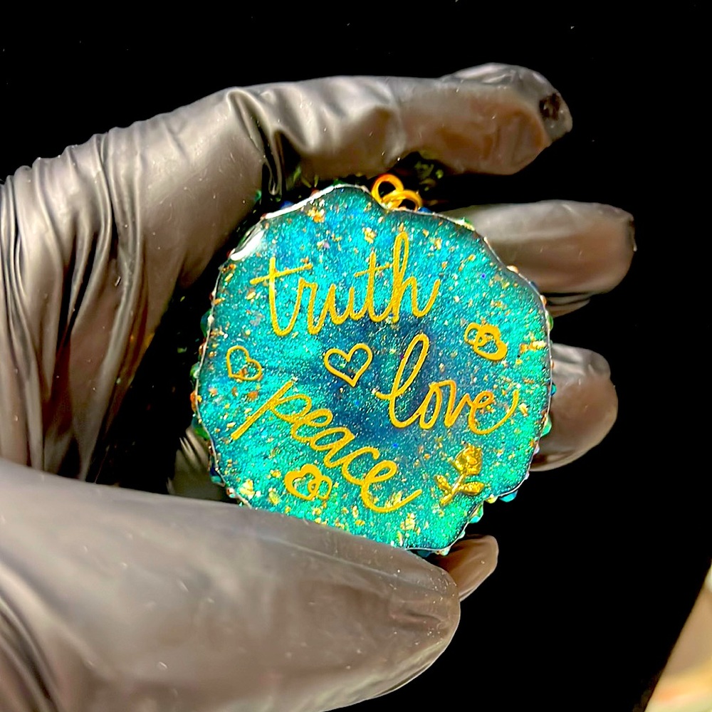 Resin keychain: “Truth, Peace, Love”